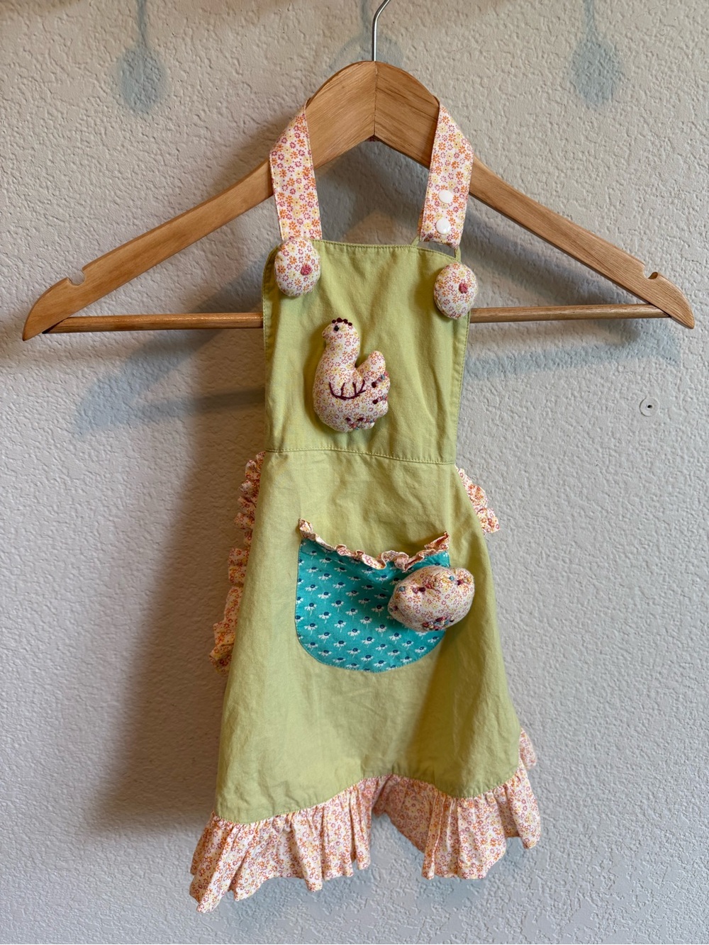 Anthropologie Adorable Green Childs Apron with Teal Pocket & Floral Ruffle